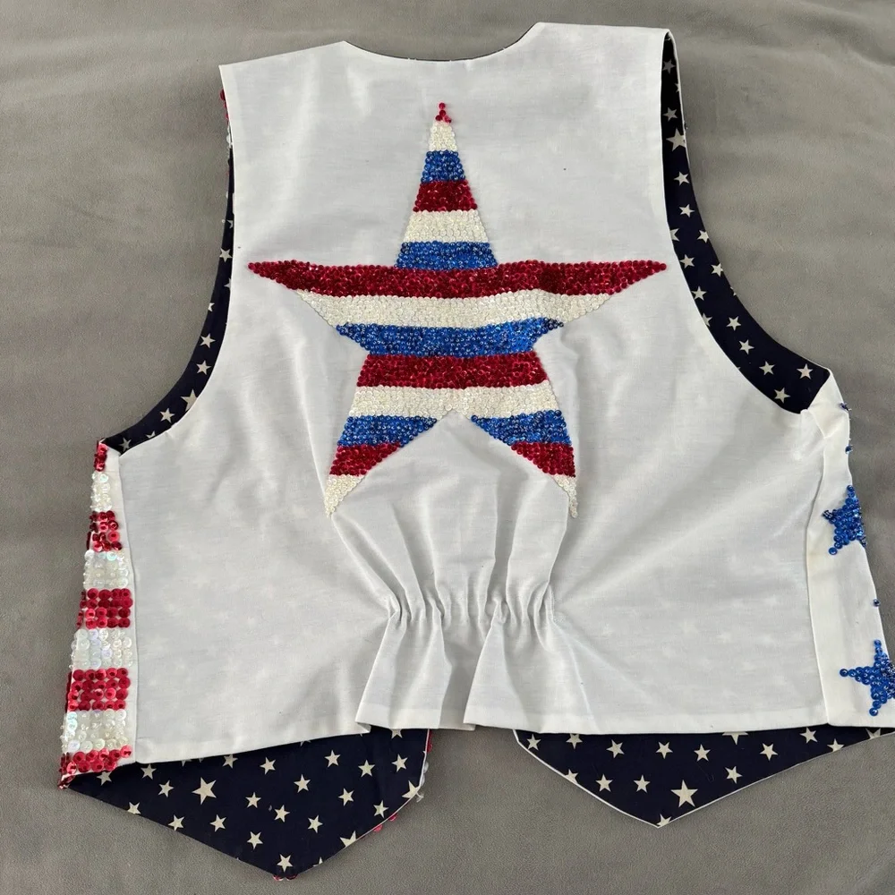 Women’s Medium. Hand beaded vest. One of a kind. Reversible. One available. - Picture 2 of 2